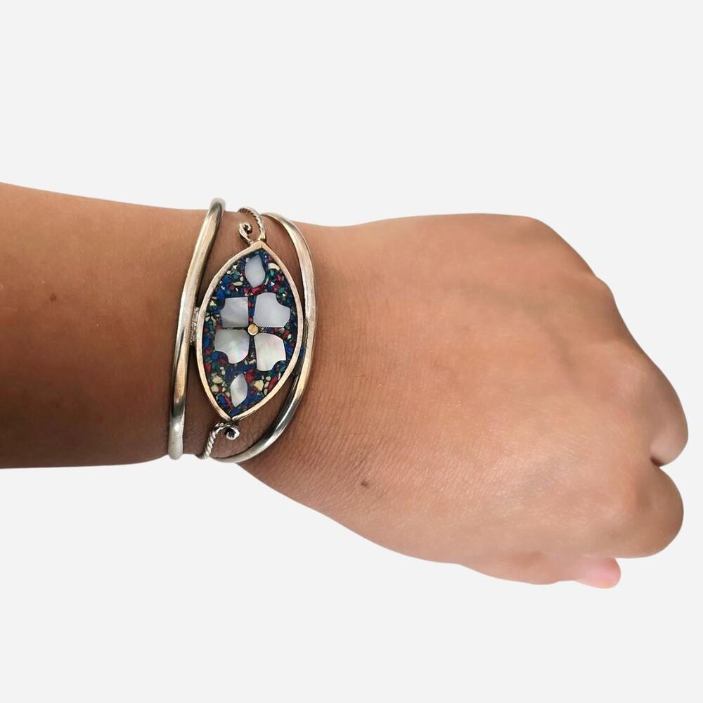Vintage mexican alapaca silver cuff with floral shell inlay